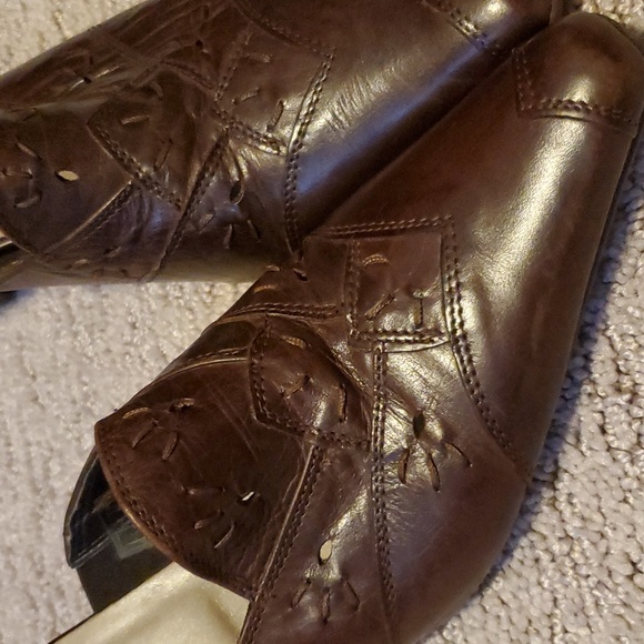 FIRST Embroidered Leather Mules - Picture 4 of 16